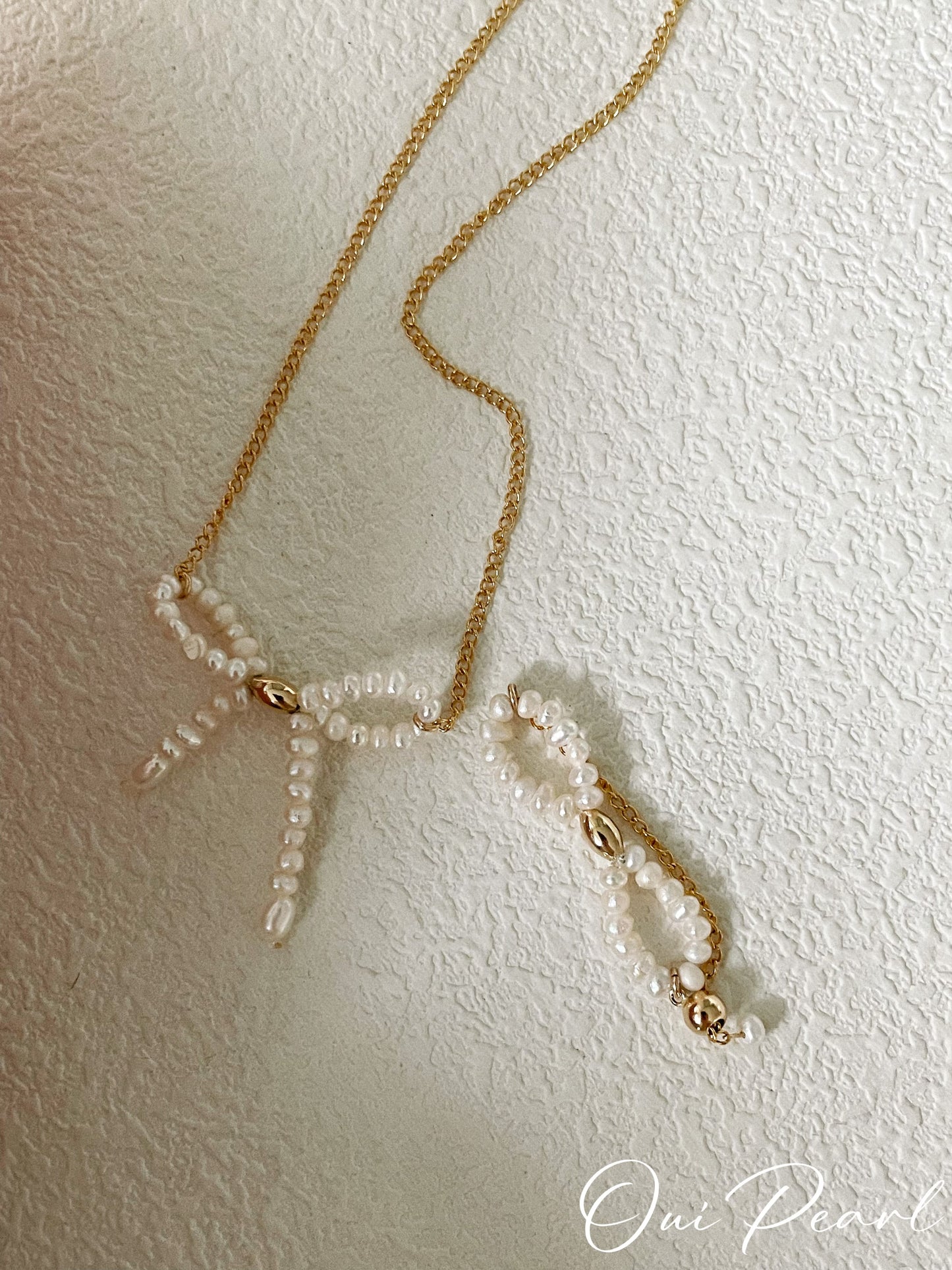 OuiPearl Bow Necklace 蝴蝶結珍珠吊墜頸鏈（鏈長36CM）