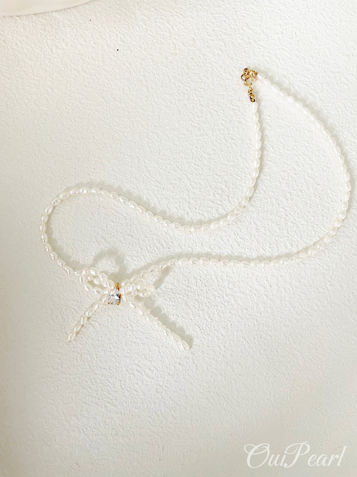 OuiPearl Bow Necklace 米粒珍珠蝴蝶結吊墜項鏈（鏈長40-41CM）